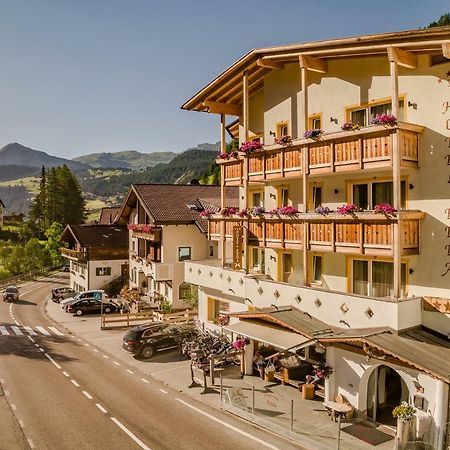 Hotel Edda Selva di Val Gardena Exteriör bild