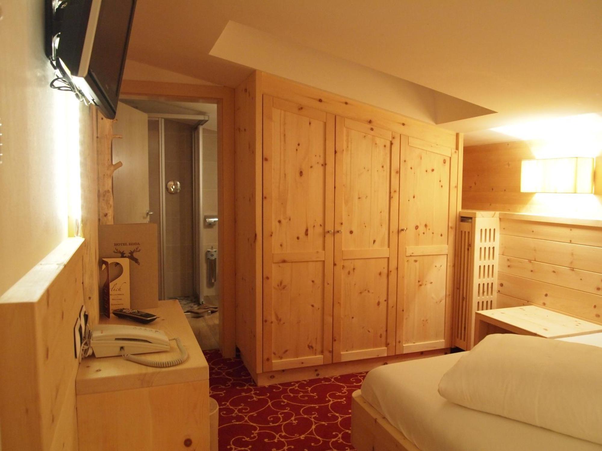 Hotel Edda Selva di Val Gardena Rum bild